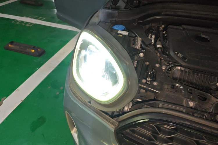 Used MINI Countryman 2022 2.0T COOPER S ALL4 Right Front Headlight