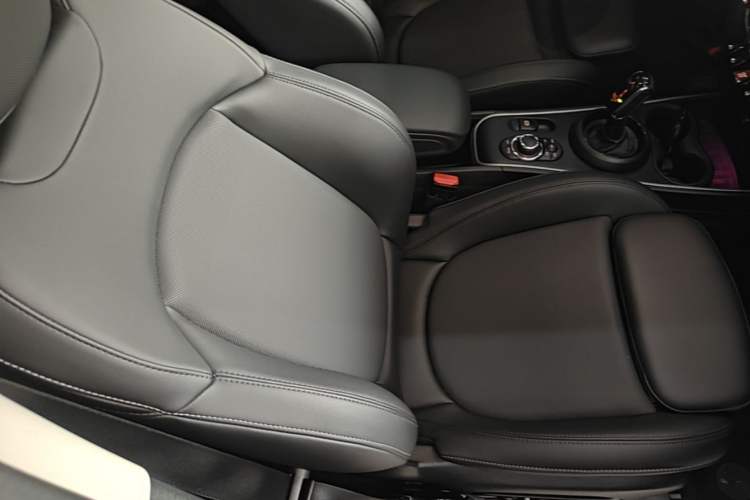Used MINI Countryman 2022 1.5T COOPER Connoisseur Right Front Seat