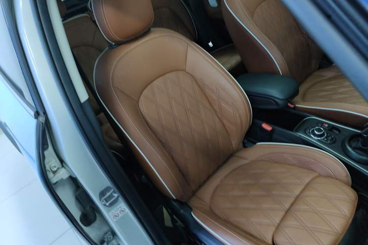 Used MINI Countryman 2022 Updated 2.0T COOPER S Right Front Seat
