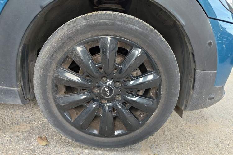 Used MINI Countryman 2022 Revised Version 1.5T COOPER ALL4 Connoisseur Right Front Wheel Hub