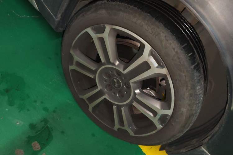 Used MINI Countryman 2022 2.0T COOPER S ALL4 Right Front Wheel Hub