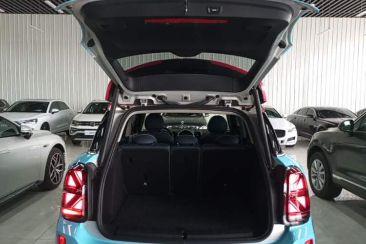 Used MINI Countryman 2022 2.0T COOPER S Trunk