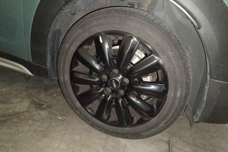 Used MINI Countryman 2022 1.5T COOPER Connoisseur Right Front Wheel Hub