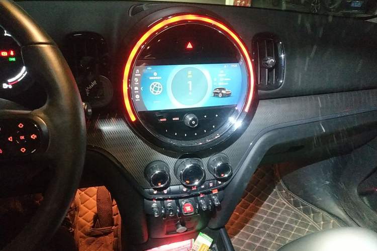 Used MINI Countryman 2022 1.5T COOPER ALL4 Connoisseur Audio And AC Panel