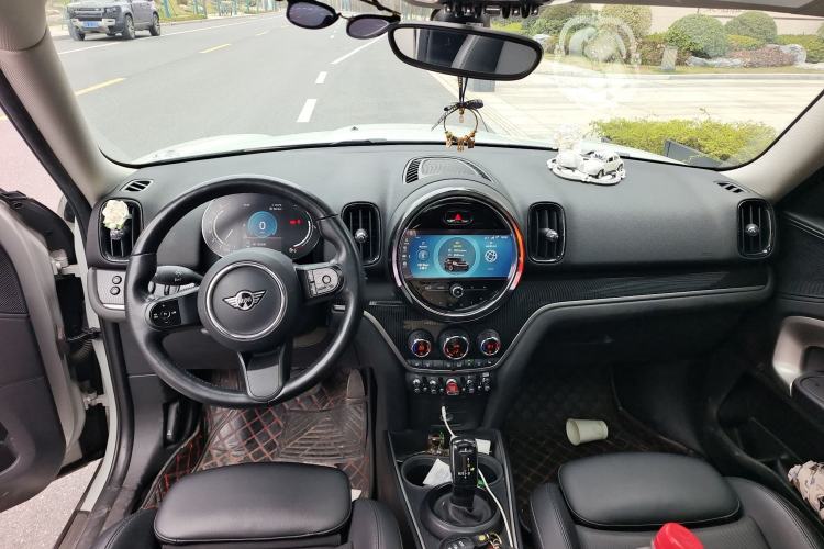 Used MINI Countryman 2022 Revised Version 1.5T COOPER ALL4 Connoisseur Center Console