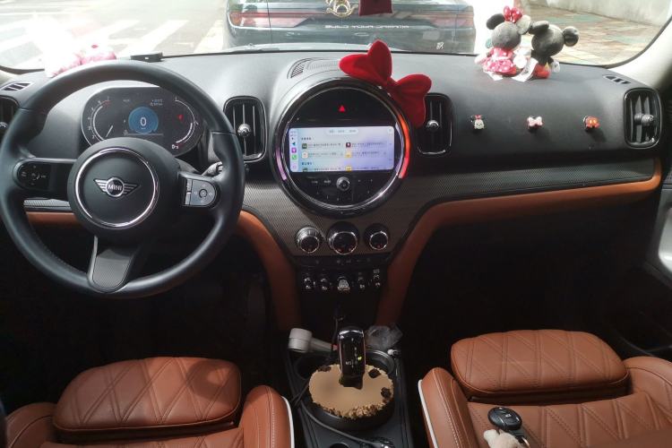 Used MINI Countryman 2022 Revised Version 1.5T COOPER ALL4 Connoisseur Center Console