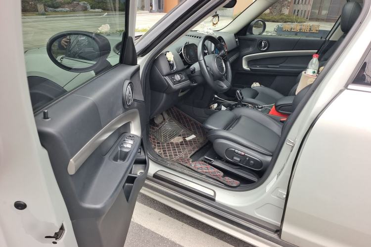 Used MINI Countryman 2022 Revised Version 1.5T COOPER ALL4 Connoisseur Driver Seat