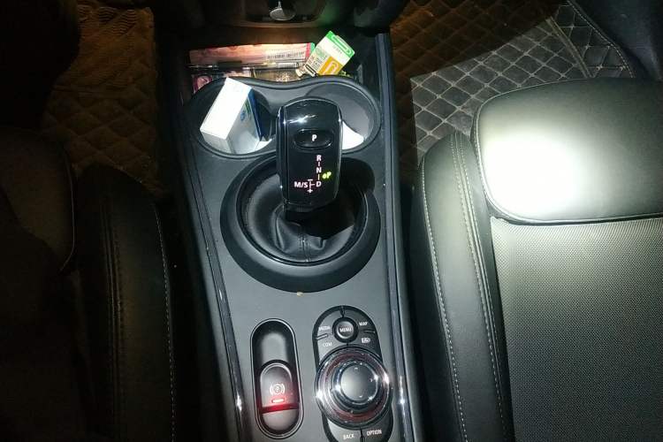 Used MINI Countryman 2022 1.5T COOPER ALL4 Connoisseur Gear Lever