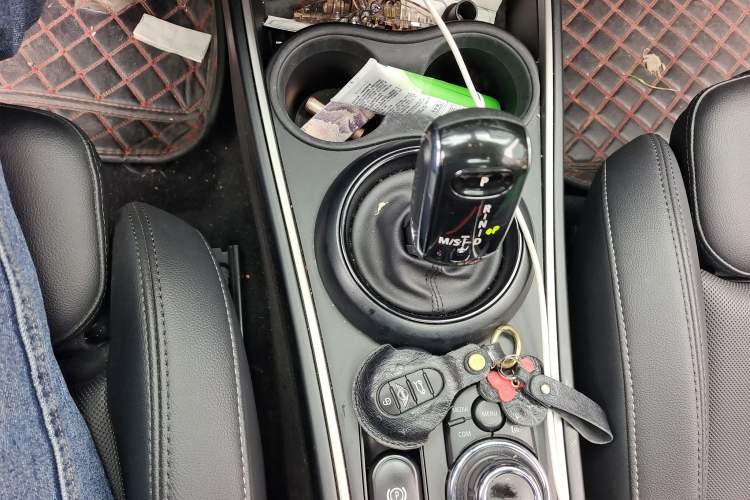 Used MINI Countryman 2022 Revised Version 1.5T COOPER ALL4 Connoisseur Gear Lever