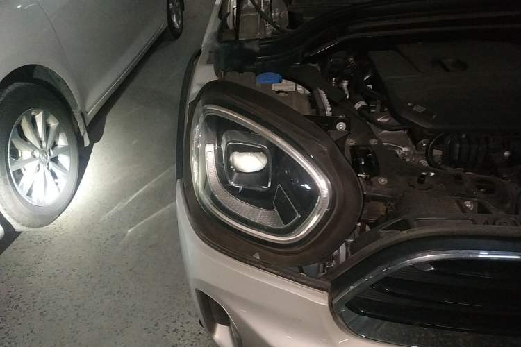 Used MINI Countryman 2022 1.5T COOPER ALL4 Connoisseur Right Front Headlight