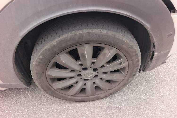Used MINI Countryman 2022 Revised Version 1.5T COOPER ALL4 Connoisseur Right Front Wheel Hub