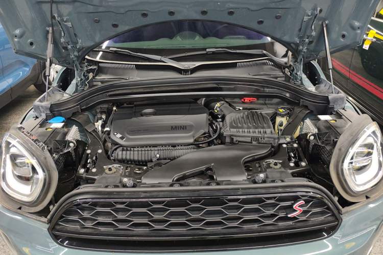 Used MINI Countryman 2022 2.0T COOPER S Engine Bay
