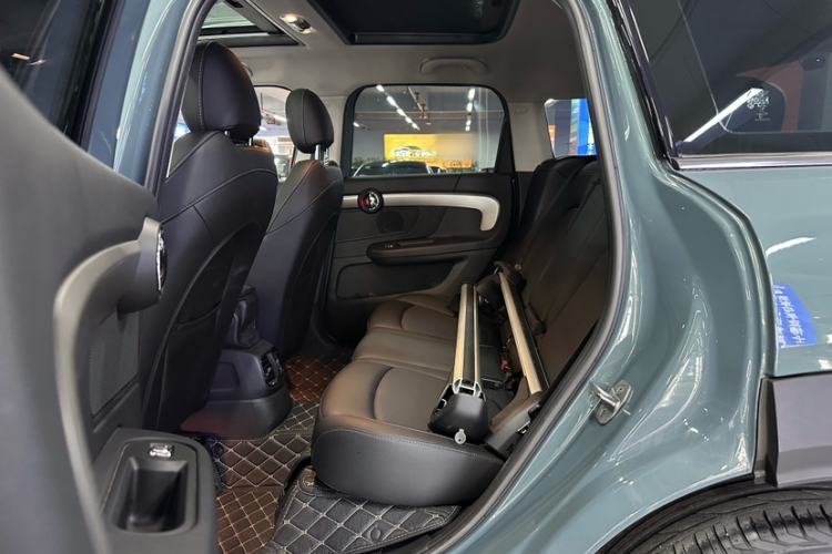 Used MINI Countryman 2022 Updated 2.0T COOPER S Interior 2