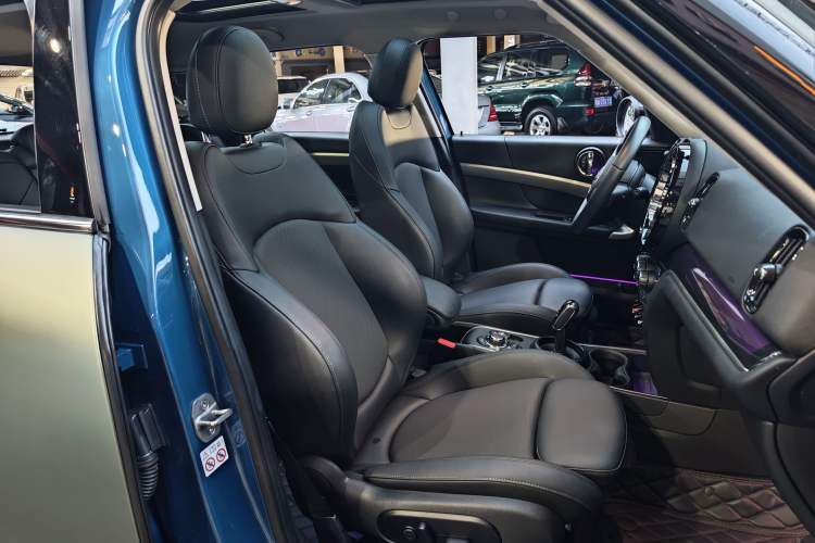 Used MINI Countryman 2022 Updated 1.5T COOPER Connoisseur Interior 7