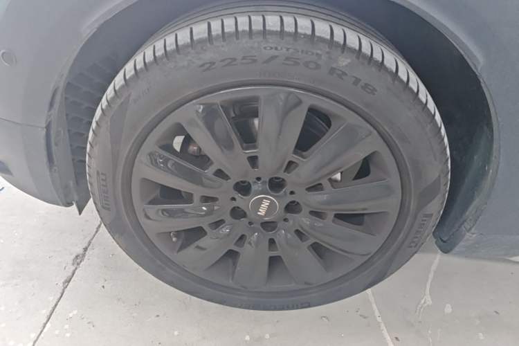 Used MINI Countryman 2022 Updated 1.5T COOPER Connoisseur Left Front Wheel Hub