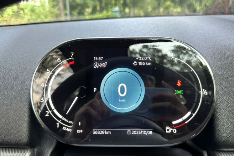 Used MINI Countryman 2022 2.0T COOPER S Odometer Close Up