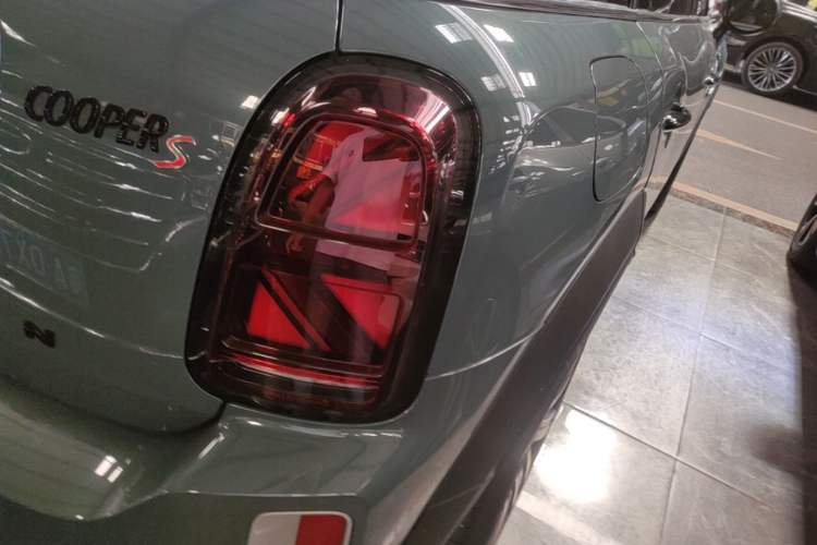 Used MINI Countryman 2022 2.0T COOPER S Right Rear Taillight