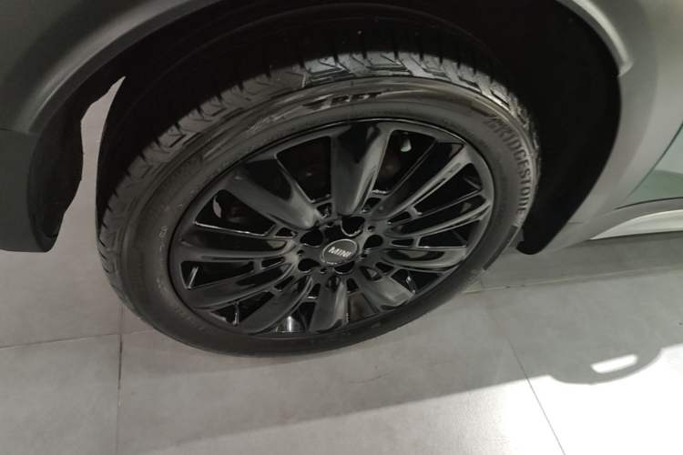 Used MINI Countryman 2022 Updated 1.5T COOPER Connoisseur Right Rear Wheel Hub