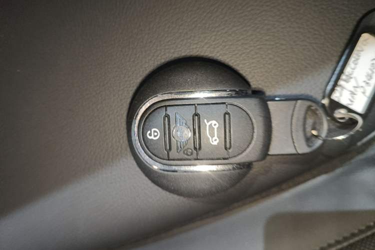 Used MINI Countryman 2022 Updated 1.5T COOPER Connoisseur Vehicle Key