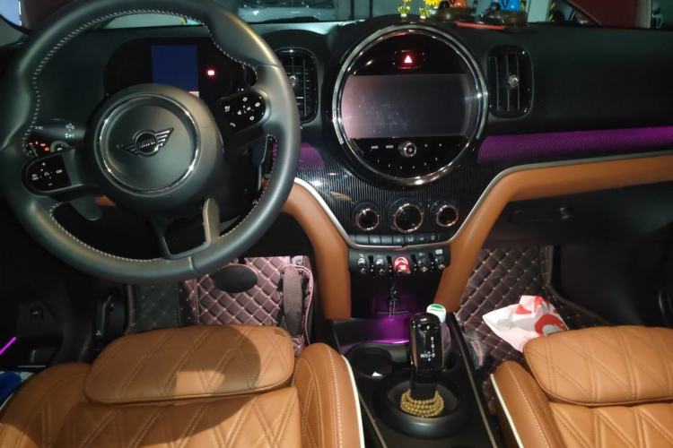Used MINI Countryman 2022 Updated 2.0T COOPER S ALL4 Center Console