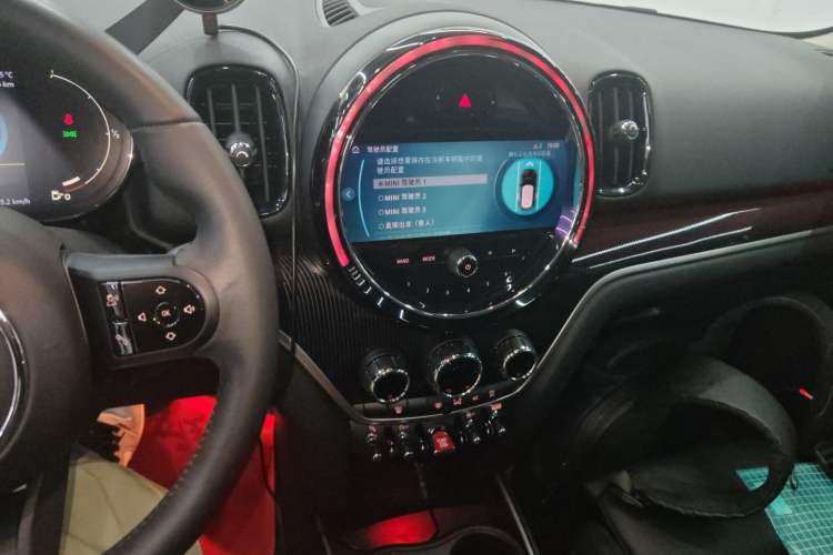 Used MINI Countryman 2022 1.5T COOPER Connoisseur Audio And AC Panel
