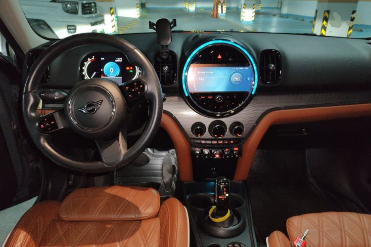 Used MINI Countryman 2022 1.5T COOPER ALL4 Connoisseur Center Console