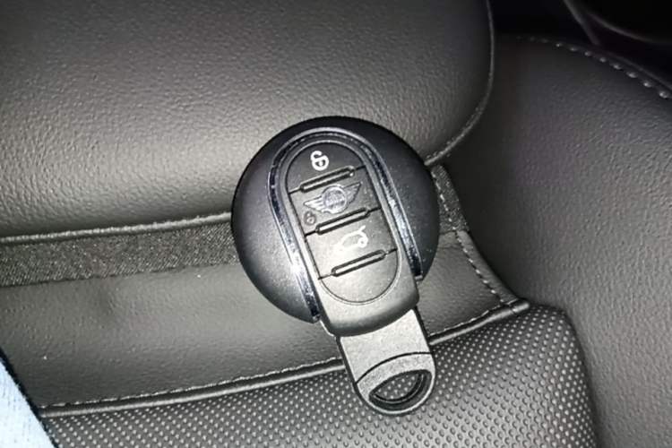 Used MINI Countryman 2022 1.5T COOPER Connoisseur Interior 1