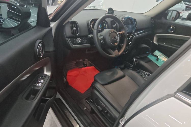Used MINI Countryman 2022 1.5T COOPER Connoisseur Interior 3