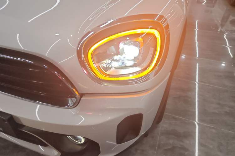 Used MINI Countryman 2022 1.5T COOPER Connoisseur Left Front Headlight