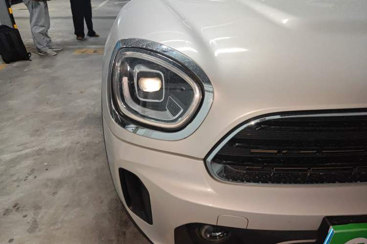 Used MINI Countryman 2022 1.5T COOPER Connoisseur Right Front Headlight