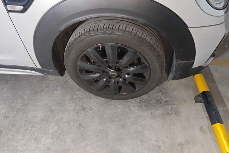 Used MINI Countryman 2022 1.5T COOPER Connoisseur Right Front Wheel Hub