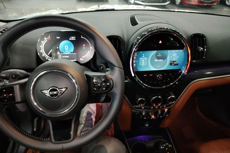 Used MINI Countryman 2022 Updated 2.0T COOPER S ALL4 Center Console