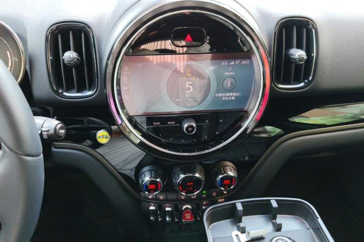 Used MINI Countryman 2023 2.0T COOPER S ALL4 Blank Space Special Edition Audio And AC Panel