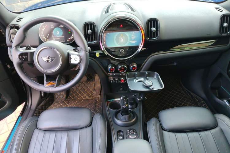 Used MINI Countryman 2023 2.0T COOPER S ALL4 Blank Space Special Edition Center Console