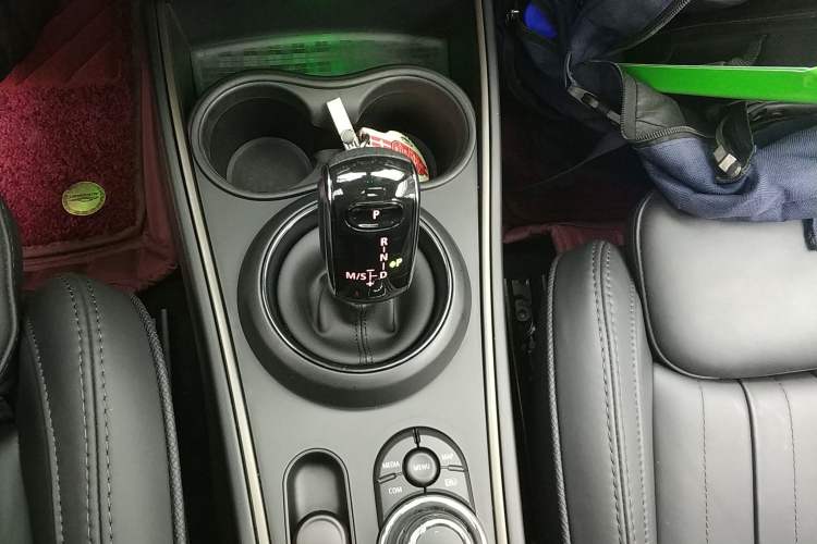 Used MINI Countryman 2023 Restyled 2.0T COOPER S ALL4 Blank Space Special Edition Gear Lever