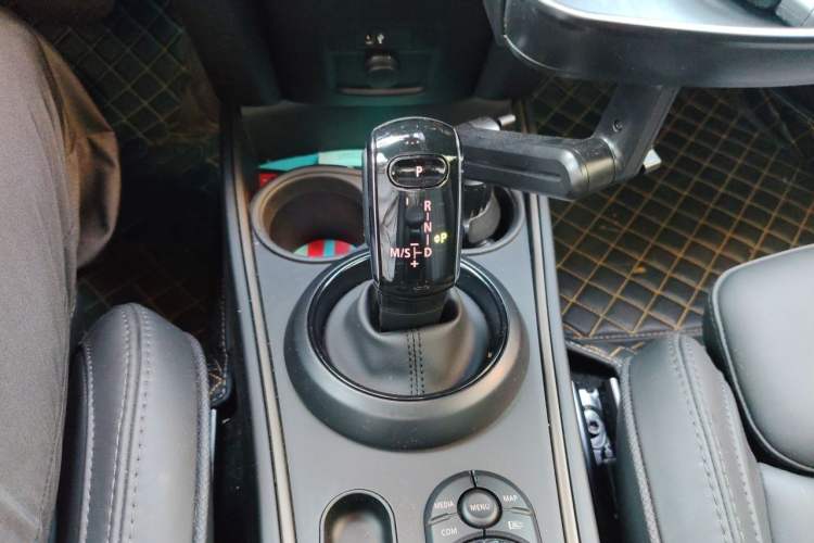 Used MINI Countryman 2023 2.0T COOPER S ALL4 Blank Space Special Edition Gear Lever