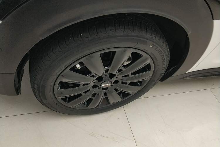 Used MINI Countryman 2023 Restyled 2.0T COOPER S ALL4 Blank Space Special Edition Left Front Wheel Hub