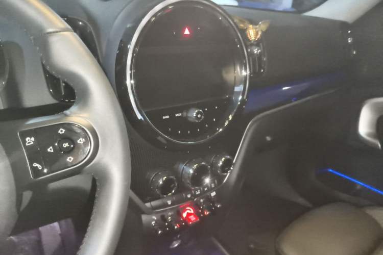 Used MINI Countryman 2023 1.5T COOPER Connoisseur Audio And AC Panel