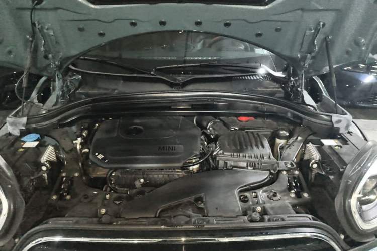 Used MINI Countryman 2023 1.5T COOPER Connoisseur Engine Bay