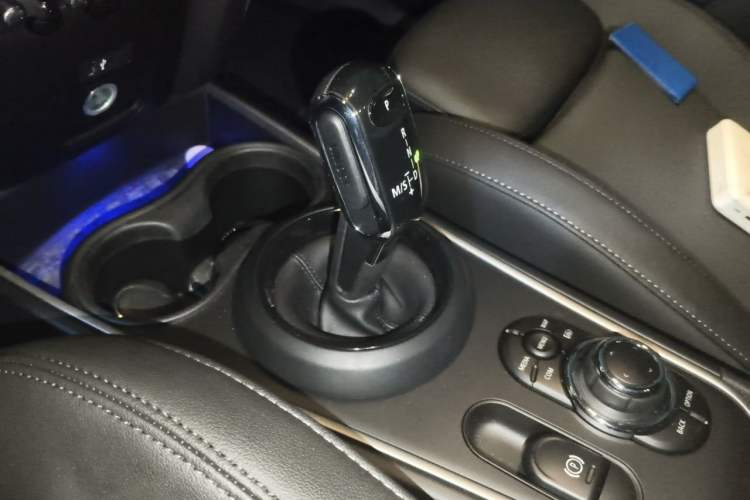 Used MINI Countryman 2023 1.5T COOPER Connoisseur Gear Lever