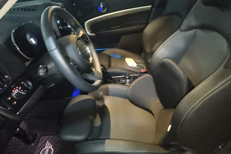 Used MINI Countryman 2023 1.5T COOPER Connoisseur Left Front Seat