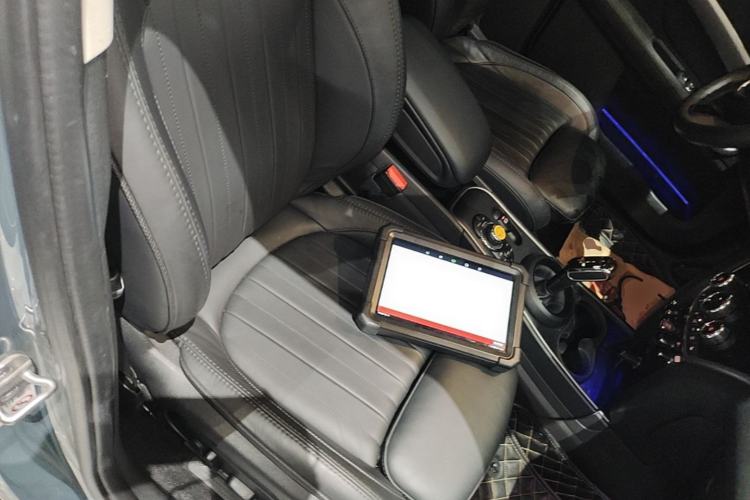 Used MINI Countryman 2023 Revised Edition 2.0T COOPER S ALL4 Connoisseur Right Front Seat