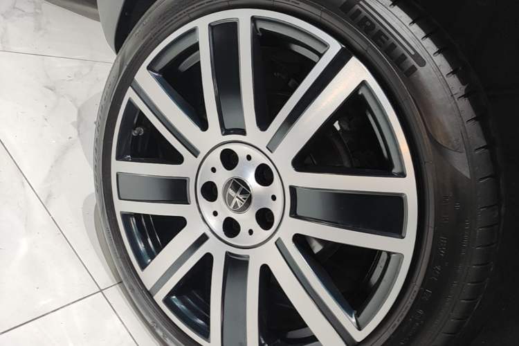 Used MINI Countryman 2023 Revised Edition 2.0T COOPER S ALL4 Connoisseur Right Rear Wheel Hub