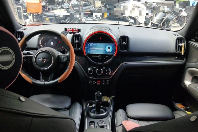 Used MINI Countryman 2023 Second Facelift 2.0T COOPER S ALL4 Connoisseur Center Console