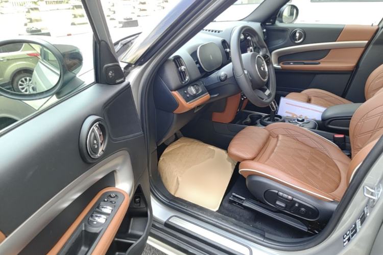 Used MINI Countryman 2023 2.0T COOPER S ALL4 Connoisseur Driver Seat