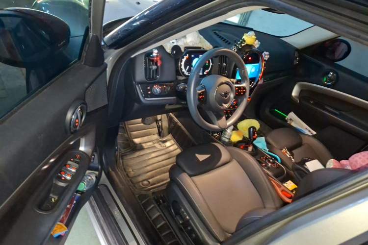 Used MINI Countryman 2023 1.5T COOPER Connoisseur Driver Seat