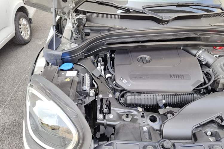 Used MINI Countryman 2023 2.0T COOPER S ALL4 Connoisseur Engine Bay Right