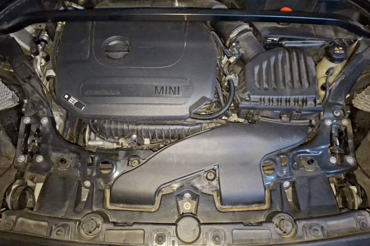 Used MINI Countryman 2023 1.5T COOPER Connoisseur Engine Bay