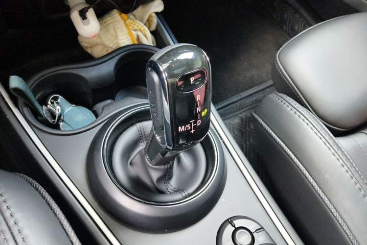 Used MINI Countryman 2023 Second Facelift 2.0T COOPER S ALL4 Connoisseur Gear Lever