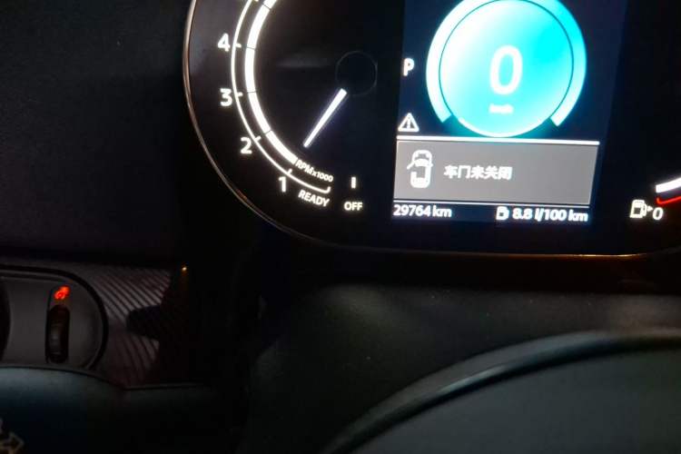 Used MINI Countryman 2023 1.5T COOPER Connoisseur Odometer Close Up